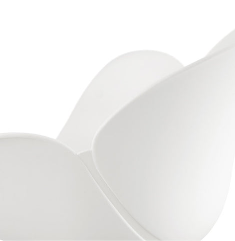 White chair with armrests 'APODIS' in plastic White chair with armrests 'APODIS' in plastic