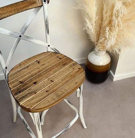 Houten barkruk met verweerd walnoteneffect 'COTTAGE'