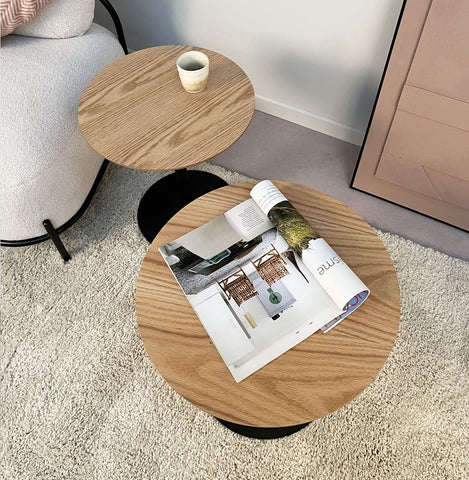 Round design coffee table 'DILA H40' in natural wood finish and black metal