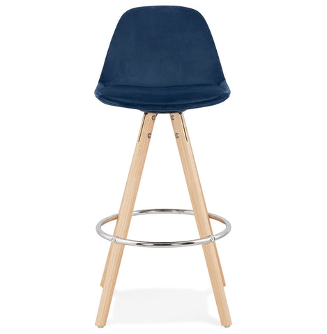 Halfhoge barkruk 'SPIRIT MINI' in blauw fluweel en poten in hout met natuurlijke afwerking